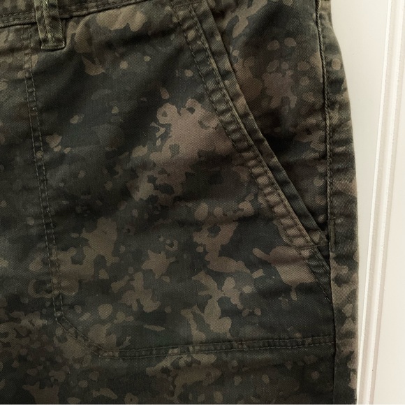 Ann Taylor Loft Marisa Fit Camo Pants with Light Stretch 👖 - Picture 4 of 9